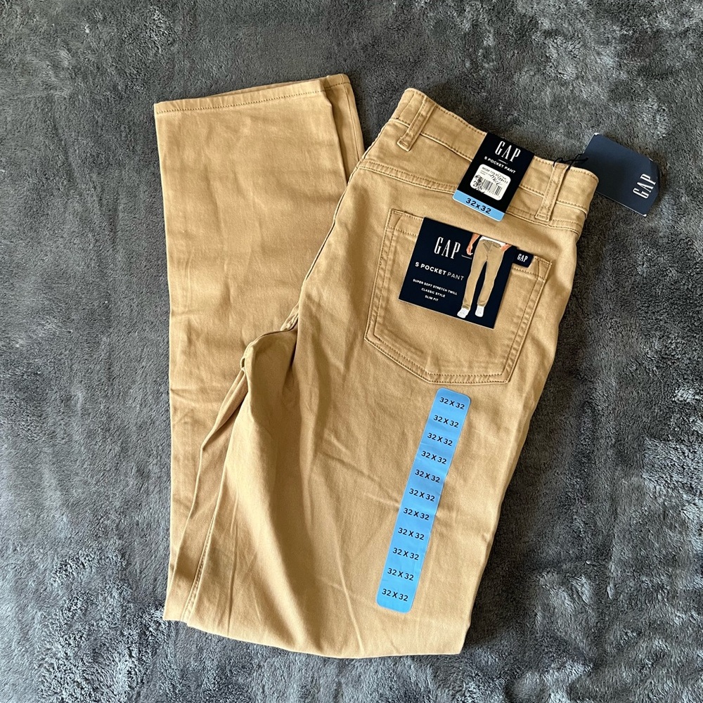 Men’s Gap Khakis Pants